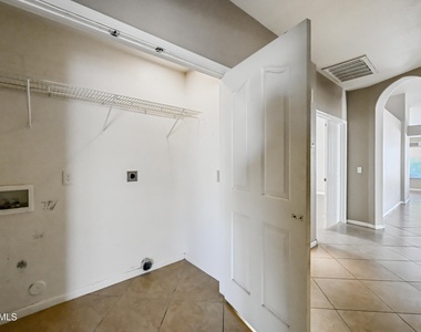 3830 E Tanglewood Drive - Photo Thumbnail 20