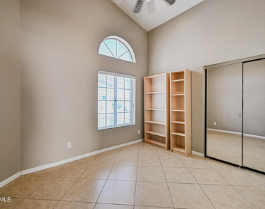 3830 E Tanglewood Drive - Photo Thumbnail 17
