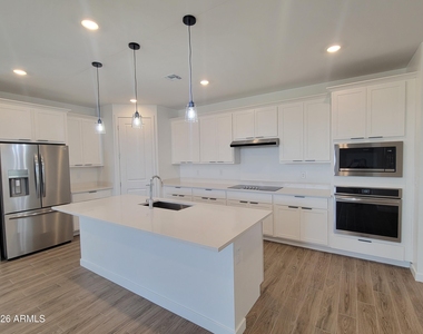 2152 W Rutledge Avenue - Photo Thumbnail 6