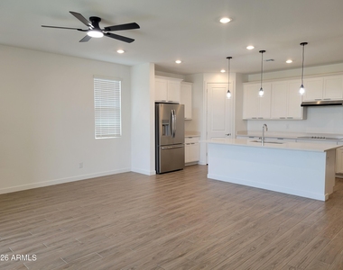 2152 W Rutledge Avenue - Photo Thumbnail 10