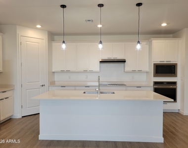 2152 W Rutledge Avenue - Photo Thumbnail 7