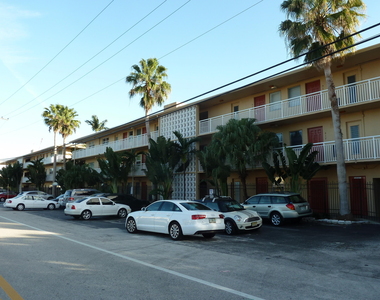 1510 Se 15th Street - Photo Thumbnail 1