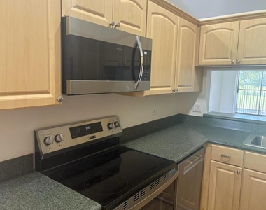 1112 Keystone Drive - Photo Thumbnail 2