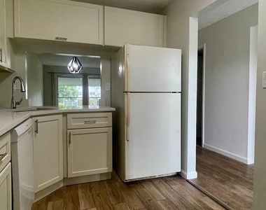 1801 Nw 75th Avenue - Photo Thumbnail 4
