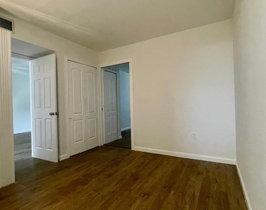 1801 Nw 75th Avenue - Photo Thumbnail 13