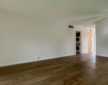 1801 Nw 75th Avenue - Photo Thumbnail 16