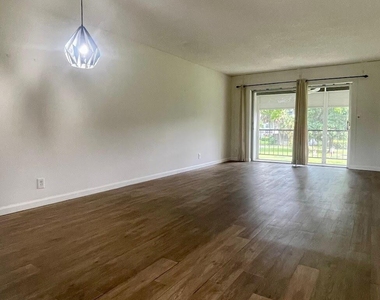 1801 Nw 75th Avenue - Photo Thumbnail 19