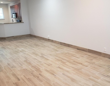 222 Bayfront Drive - Photo Thumbnail 3