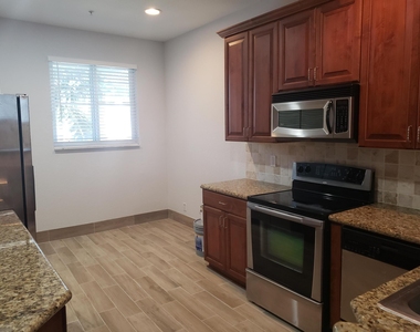 222 Bayfront Drive - Photo Thumbnail 7