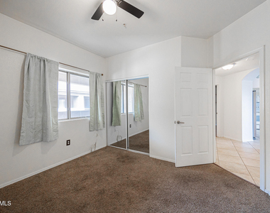 920 E Devonshire Avenue - Photo Thumbnail 16