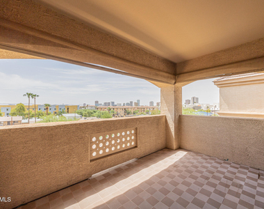 920 E Devonshire Avenue - Photo Thumbnail 19