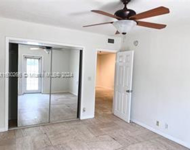 1470 N Dixie Highway N - Photo Thumbnail 16