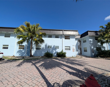 1470 N Dixie Highway N - Photo Thumbnail 28