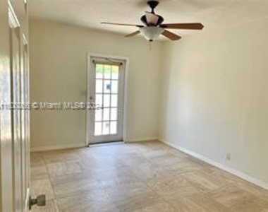 1470 N Dixie Highway N - Photo Thumbnail 14