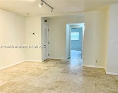 1470 N Dixie Highway N - Photo Thumbnail 8