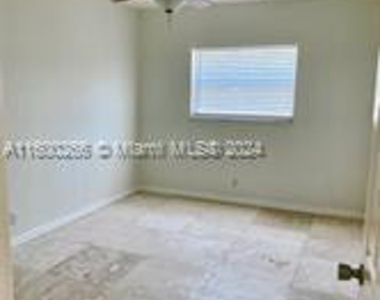 1470 N Dixie Highway N - Photo Thumbnail 17