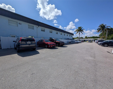 1470 N Dixie Highway N - Photo Thumbnail 33