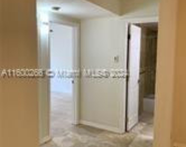 1470 N Dixie Highway N - Photo Thumbnail 10