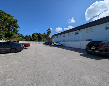 1470 N Dixie Highway N - Photo Thumbnail 35