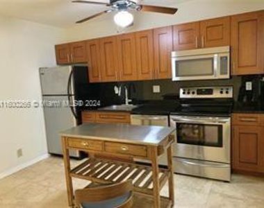1470 N Dixie Highway N - Photo Thumbnail 4