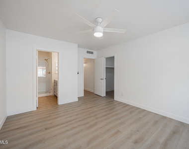 2910 W Marconi Avenue - Photo Thumbnail 13