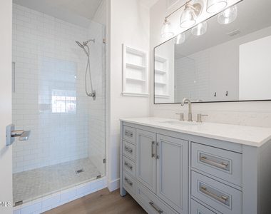 2910 W Marconi Avenue - Photo Thumbnail 14