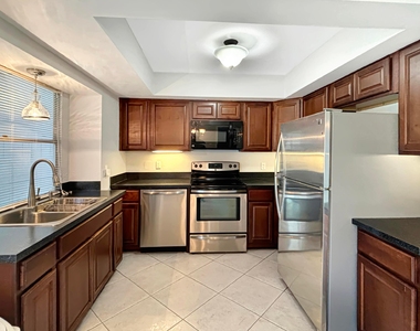 3154 Meridian Way S - Photo Thumbnail 6