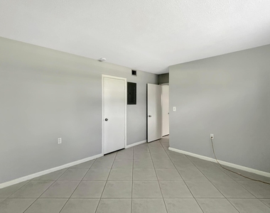 3154 Meridian Way S - Photo Thumbnail 18