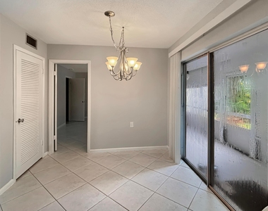 3154 Meridian Way S - Photo Thumbnail 2