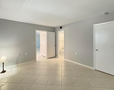 3154 Meridian Way S - Photo Thumbnail 16