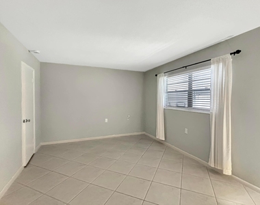 3154 Meridian Way S - Photo Thumbnail 19