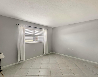 3154 Meridian Way S - Photo Thumbnail 15