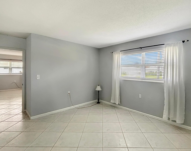 3154 Meridian Way S - Photo Thumbnail 14