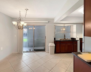 3154 Meridian Way S - Photo Thumbnail 8