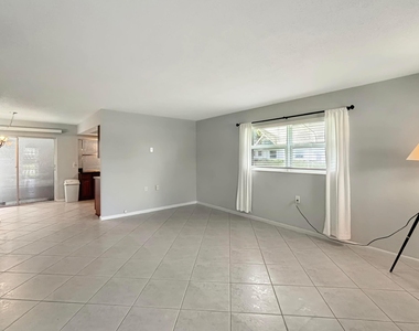 3154 Meridian Way S - Photo Thumbnail 12