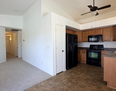 43036 W Anne Lane - Photo Thumbnail 4
