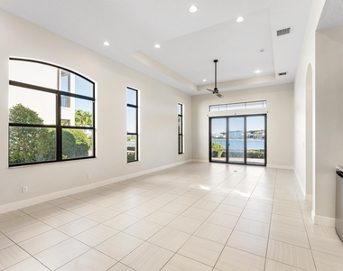241 Se Fascino Circle - Photo Thumbnail 9