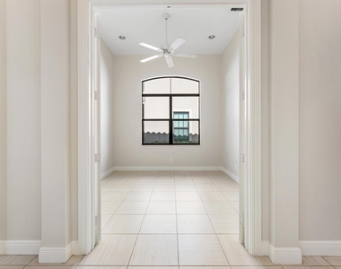 241 Se Fascino Circle - Photo Thumbnail 10