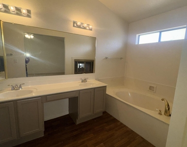1244 W Sand Dune Drive - Photo Thumbnail 13