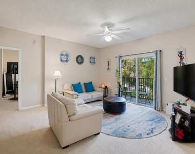 350 Crestwood Circle - Photo Thumbnail 7