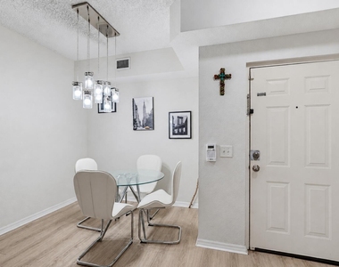 350 Crestwood Circle - Photo Thumbnail 1