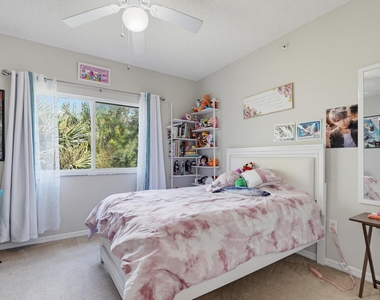 350 Crestwood Circle - Photo Thumbnail 13