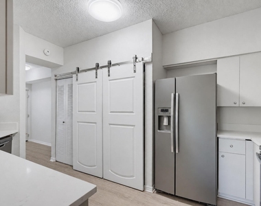 350 Crestwood Circle - Photo Thumbnail 2