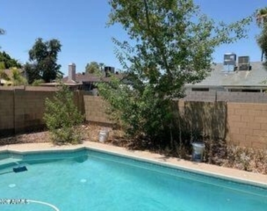 1524 W Mission Drive - Photo Thumbnail 8