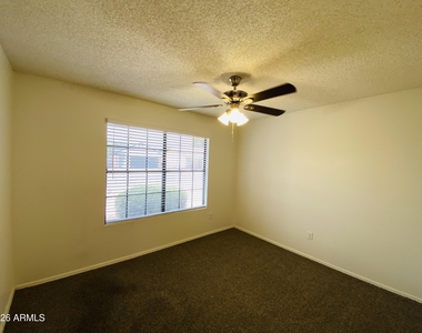 1524 W Mission Drive - Photo Thumbnail 10