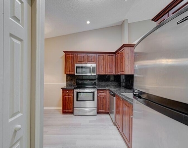 6183 Floral Lakes Drive - Photo Thumbnail 4