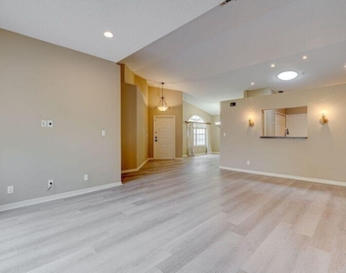 6183 Floral Lakes Drive - Photo Thumbnail 11