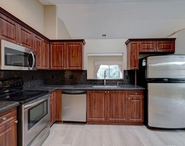 6183 Floral Lakes Drive - Photo Thumbnail 5