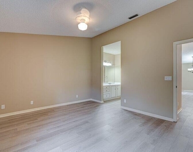 6183 Floral Lakes Drive - Photo Thumbnail 20