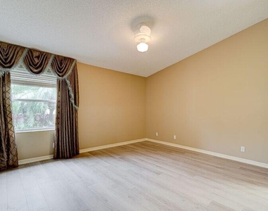 6183 Floral Lakes Drive - Photo Thumbnail 16